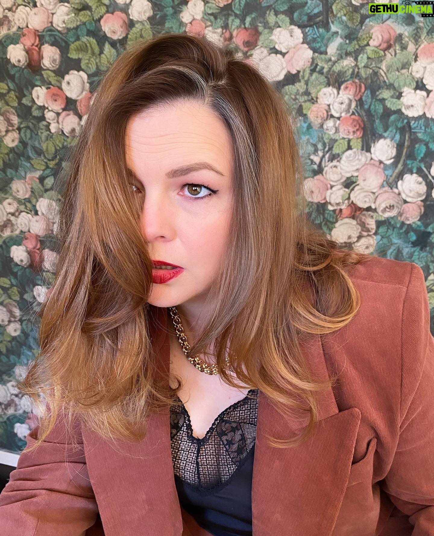 Amber Tamblyn Instagram - 🤎Needed a badass female lead vocal to go with this badass outfit. So I picked my mom, obvi.🤎