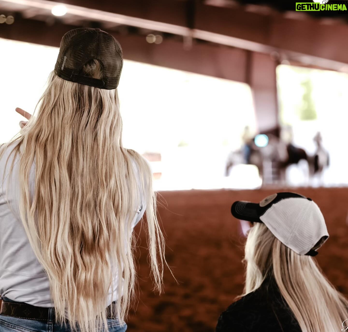 Amberley Snyder Instagram - 🔸 Hilliard Florida Clinic 🐊 They all came to work, learn and become better both in and out of the rodeo arena! Thanks @theranch_attradershill and @relentless_west_photography for setting up and capturing some cool moments! #amberleysnyder #walkriderodeo And thanks to my sponsors for continued support of progress!! ❤️ @purinaperformancehorse ❤️ @cinchjeans ❤️ @redmondequine ❤️ @officialharttrailer ❤️ @signaturequarters ❤️ @_classicequine ❤️ @bemerhorseset ❤️ @summit_animalhealth ❤️ Mccollee land & Livestock ❤️ @farnamhorse / @purishield ❤️ @southvalleyequinehospital ❤️ @americanhatco ❤️ @montana.silversmiths ❤️ @silverliningherbs