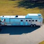 Amberley Snyder Instagram – ❤️ Thankful for the memories in my Hart Trailer & Signature Quarters!! Hope it brings more for its new family!! ❤️

Now to plan the next one…. 🫶🏻

#amberleysnyder #walkriderodeo @officialharttrailer @signaturequarters