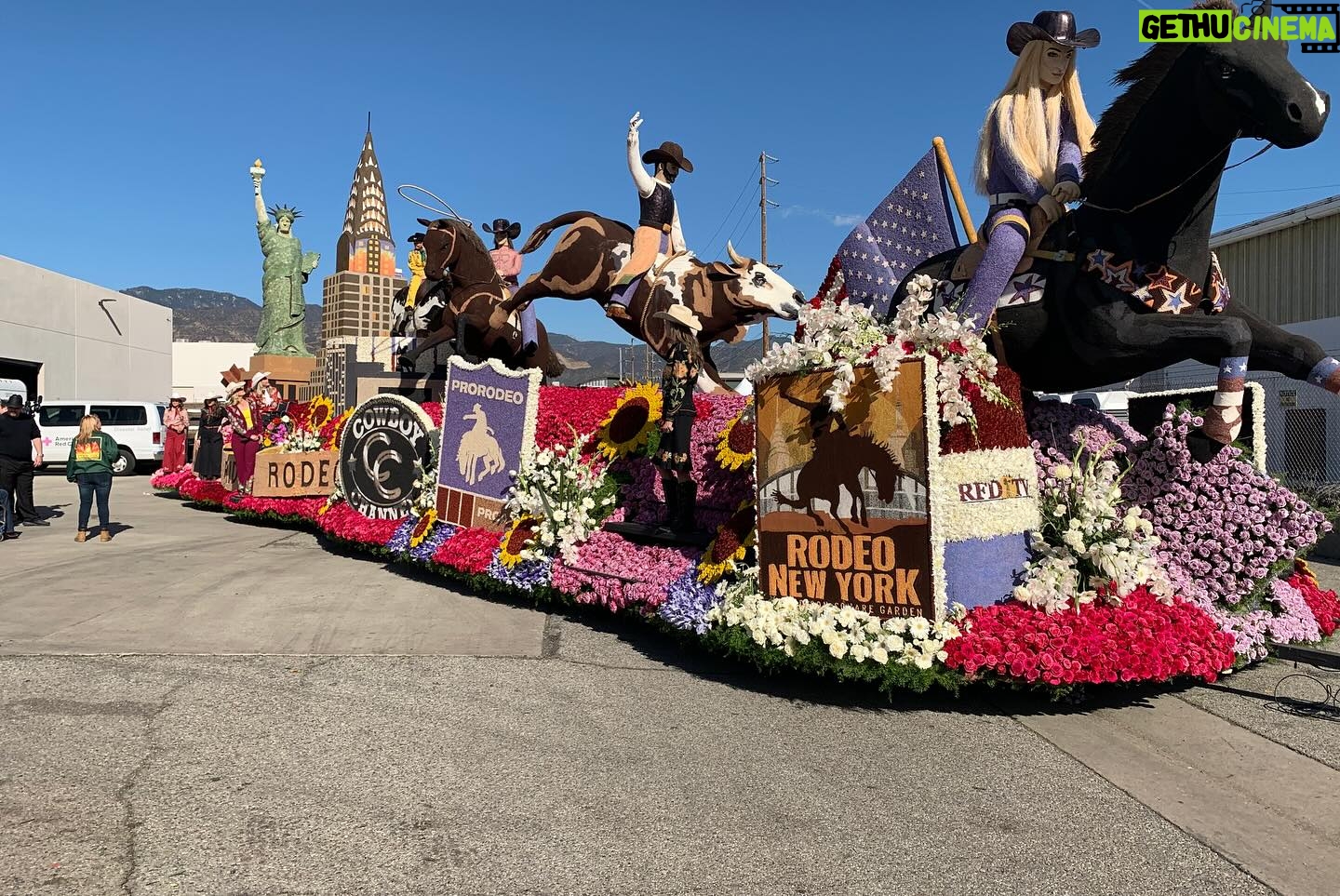Amberley Snyder Instagram - 🙏🏻 Prayers for the Gottsch Family ❤️🩹 Patrick was one of the most stubborn and passionate people I have ever met! When he had an idea there was no arguing about it.. he would make it happen! I have had once in a lifetime opportunities because of Patrick- the FFA float in 2010 Rose Bowl parade right before my accident and again 10 years later on the WALK RIDE RODEO float! The American as the Fan’s Exemption was life changing and then again being involved when Rodeo New York was being imagined! Cowboy Channel for the NFR, National FFA Convention and countless other events! Thanks Patrick for always seeing opportunity and spotlight in me! ❣️ #amberleysnyder #walkriderodeo #rfdtv #cowboychannel