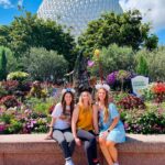 Amberley Snyder Instagram – 🌺 🏰 ⚡️ 

#amberleysnyder #walkriderodeo