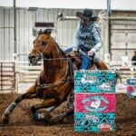 Amberley Snyder Instagram - 🌟 Legacy @ Dog & Pony Show 🌟 #frenchopen #amberleysnyder #walkriderodeo ❤️ @purinaperformancehorse ❤️ @cinchjeans ❤️ @redmondequine ❤️ @officialharttrailer ❤️ @signaturequarters ❤️ @_classicequine ❤️ @bemerhorseset ❤️ @summit_animalhealth ❤️ Mccollee land & Livestock ❤️ @farnamhorse / @purishield ❤️ @southvalleyequinehospital ❤️ @americanhatco ❤️ @montana.silversmiths ❤️ @silverliningherbs