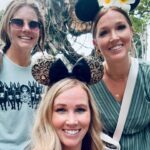 Amberley Snyder Instagram – 🌺 🏰 ⚡️ 

#amberleysnyder #walkriderodeo