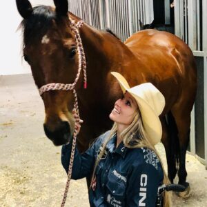 Amberley Snyder Instagram - ▫️Just a Legacy & Cinch jeans highlight! ▫️ 

#amberleysnyder #walkriderodeo #cinchjeans @cinchjeans #leaddontfollow