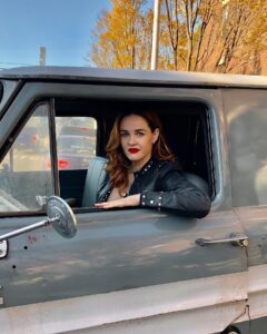 Ambyr Childers Instagram - a few throwback photos that I took while on set for You 🍂🤍