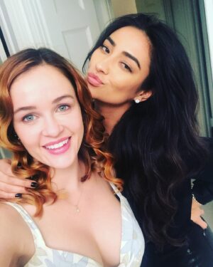 Ambyr Childers Instagram - Found some photos from when I was on set for YOU. I can’t believe this was almost 4 years ago! Time flies by so fast. Are you all caught up with the new season?
