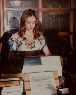 Ambyr Childers Instagram - Found some photos from when I was on set for YOU. I can’t believe this was almost 4 years ago! Time flies by so fast. Are you all caught up with the new season?