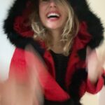 Amelia Eve Instagram - Maybe Christmas (she thought) doesn’t come from a store. Maybe Christmas perhaps means a little bit more.🌵• Grinchy Lou Who sending hugs and kisses galore! 💋 x