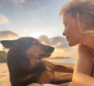 Amelia Eve Instagram - Made a few furiends in Paradise 🐾