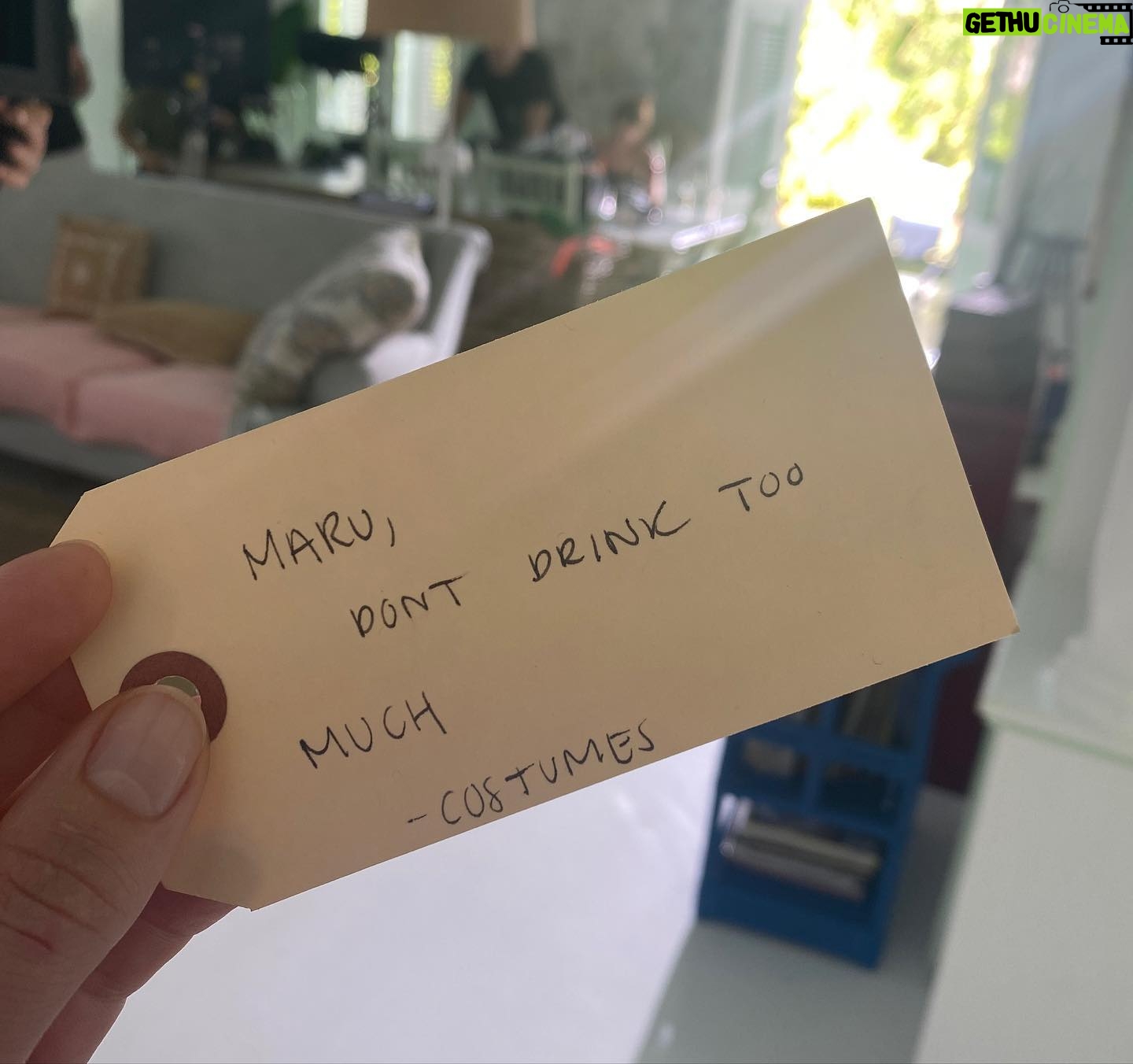 Amelia Eve Instagram - Carrying that Maru energy into 2023 🥂 ‘Caricias y melaza para todas!’ 🍯💋