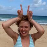 Amelia Eve Instagram - El cangrejo 🦀 Fun fact: crabs can be right-handed, left-handed or ambidextrous #crabsarecool