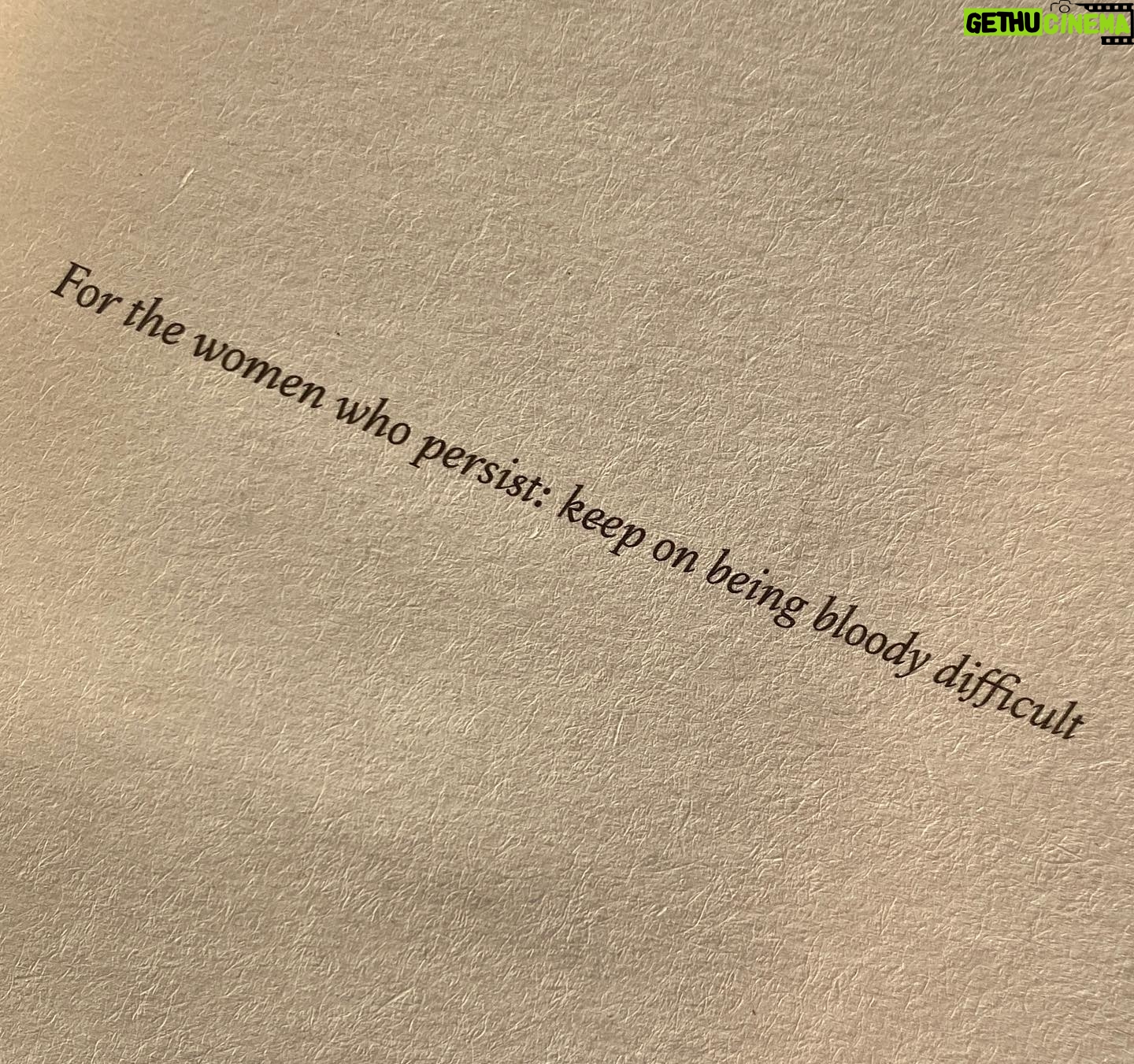 Amelia Eve Instagram - Carrying that Maru energy into 2023 🥂 ‘Caricias y melaza para todas!’ 🍯💋