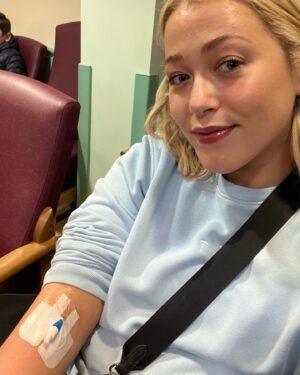 Amelia Lily Instagram - My first Fluorescein Eye Stain Test. 
Not gonna lie I felt a little apprehensive about this test today but after chatting to a few of you on here I felt reassured. A few months before Christmas the hospital had noticed a little sack of fluid in my left eye very close to my pupil, it is quite common to get problems when you have had type 1 diabetes as long as I have. My Doctor decided to do further investigations on this which has included the fluorescein eye stain test today. My goodness I have never had so many bright lights flashing in my eyes, it wasn’t comfortable at all and had to take a lot of breaks due to my eyes non stop watering , but the best thing was is the two lovely nurses who got me through it today, we were making jokes saying that Imagine I’m watching David guetta in Ibiza as the constant multi colour flashing lights were going on to take pictures and scans of my eyes and I decided to start singing ‘I’m good yeah I’m feeling alright’ by David guetta to help me get through it😂Everything  appeared to be the colour orange for a little while after which felt extremely strange! So although today was a bit uncomfortable with the lovely NHS team around me and me being my daft self we managed to add some light hearted humour into this which got me through it! Oh and ignore the state of my face I don’t wear much make up for these kind of things as my eyes water so much 😂  I’ll keep you posted when I get my results when I’m back in the eye hospital in a few weeks . My whole point of sharing this was to be real with you guys, ill always be transparent about my diabetes and hope any of you with it feel less alone 🩵