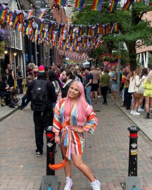 Amelia Lily Instagram - Happy #pridemonth 💙💚💛🧡❤️💜🖤🤍🤎💕 my favourite time of year!! As you all know I’m a huge advocate for the LGBTQ  community and I’m so thrilled to be performing at Pride Festivals this summer yet again! Let’s celebrate not just this month but every single day because everyone should be free to be who they want to be 💘 

#pride #pridemonth #pride🌈 #lgbtcommunity #lgbtqia