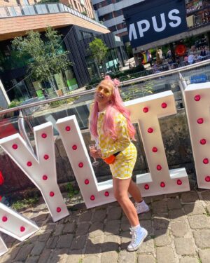 Amelia Lily Instagram - Happy #pridemonth 💙💚💛🧡❤️💜🖤🤍🤎💕 my favourite time of year!! As you all know I’m a huge advocate for the LGBTQ  community and I’m so thrilled to be performing at Pride Festivals this summer yet again! Let’s celebrate not just this month but every single day because everyone should be free to be who they want to be 💘 

#pride #pridemonth #pride🌈 #lgbtcommunity #lgbtqia