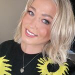 Amelia Lily Instagram – Come to @headkandy_stockton with me for a BIG transformation ✨ 

Massive thank you to the hair crew 🤍 
 
•colour by @jakenugent.hair 
•hair in shade ‘sassy’ by @headkandysuperior fitted by @maisiebinnsx 
•cut by @emmanolanstylekandy 
•styled by @tomsnowdonhair