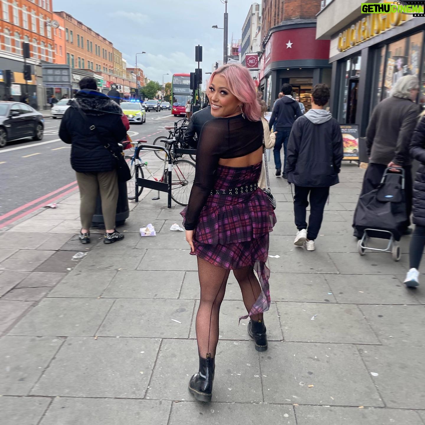 Amelia Lily - 2.4K Likes - Chapter 28! Let’s do this shit 🤘🏻