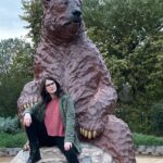 Amelia Rose Blaire Instagram - Big Bear energy 🐻 What animal energy are you channeling today? . . 📸 by @bryandechart #LaBreaTarPits #labreatarpitsmuseum #creativity #museum #inspiration #dechartgames