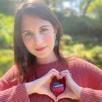 Amelia Rose Blaire Instagram - Vote! 🗳 Tag me when you #vote in today’s important US Primary Election. Your voice counts, use it 🙌🏻 . #dechartgames #connorarmy #vote2020 #election2020 #climateaction #climatechange #equality #equalrights #supertuesday