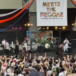 Ami Oonuki Instagram - 先日、大阪の服部緑地野外音楽堂で行われた MEETS THE REGGAEに初めてお呼ばれしてきました！みなさんとても暖かく、というかアツく迎えていただき、2曲という短い時間でしたがめちゃ楽しいひとときでした‼️☺️ お誘いいただいた BAGDAD CAFE THE trench townのみなさん、ありがとうございました！！！みなさん本当にやさしくて不安が消えました☺️ #puffy #puffyamiyumi #MEETSTHEREGGAE #15thanniversary #bagdadcafethetrenchtown #楽しい雰囲気伝わるよな #2曲だけなのに #28年もやってるのに #あんな失態をお見せして #大変申し訳なくごめんちゃい #すみませんでしたぁあああ！！！ #愛のしるし #渚にまつわるエトセトラ #この2曲を #bagdadcafethetrenchtownのみなさんが #レゲエアレンジしてくれました #とても素敵だった🥰 #レゲエ畑出身てことが隠しきれないアミユミが出たよね #でもDJでやついさんがいて妙に安心したw #場所も良かったなあ #15周年おめでとうございました㊗️ #最後の写真は #SKRYUが観たすぎてコッソリ隙間から覗くアミ #外で観たかったよう