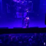 Ami Oonuki Instagram - わたしが2日連チャン通って両日足がつったマイケル・モンロー @michaelmonroeofficial のライブは、どちゃくそ楽しくて終始ハッピーでした☺️ 惜し気なく聴かせてくれるHANOI ROCKSの曲も、ソロのキラーチューンもずっと名曲のままで、湧き上がる気持ちは初めて聴いたあの頃と遜色なくキラキラしてた✨ 当時16歳のアミはTVKの伊藤政則さんの番組にマイケルが出てるのを観て、次は絶対観覧応募する！って思ってました。その数年後まさか自分がTVKに朝4時入りして屋上から帯番組のオープニング撮るなんて思ってもなかったけど。そしてまさかわたしも立ったことのあるステージでマイケルがライブやるなんて。音楽とは夢や理想を軽く凌駕する、ただの尊いものだと再確認🥰 一日目はぼっち参戦だけど会場に行ったらマイケルもサミ・ヤッファもいるから全然寂しくなかったよ🥳 二日目はハノイ世代ではない年下の友達二人連れてったけどとても喜んでくれて、ライブ後めちゃ盛り上がった😂 マイケルは先月から来日してリハとかしてたっぽいのに街で会うこともなく、サイン会の存在も知らずに今日は大阪だったみたいね…まいきゅる〜‼️😭　 #michaelmonroe #HANOIROCKS #puffy #puffyamiyumi #1枚目はわたしが16歳の時に買った写真集 #白夜の騎士 #この時まだライブを観たことがなく #王子様的美しい人だと思っていた #まさかワイヤードのマイクを持ったまま壁を伝ってファンサしに行くとは(8枚目参照) #2枚目は脱ぼっちした証拠のダブルピース #一人だとできないやつ #人に頼む無理無理人見知りだもの #そしてソロメインDAYにも惜しげなく #uparoundthebend #みんな大喜び #カッコいいマイケル #お色直ししたマイケル #サミと仲良しのマイケル #謎のキラキラライトにハマってるご様子のマイケル #また惜しげなくやってくれてイントロからの誘い完璧な #MalibuBeachNightmare #わたしはマイケルを見てsax買いましたが自己流すぎて全然音出なかった #全公演行きたかったけどアミもアミで明日愛知県一宮市でワンマンライブやねん #aikoも名古屋いたから延泊してって言っといた #aiko昨日ライブでPUFFY歌ったんだって💕 #愛されすぎて明日頑張れそう☺️ #マイケルはフィンランド帰っちゃうのかなー #次はサイン会行きたい