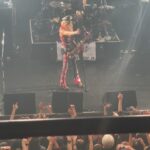 Ami Oonuki Instagram - わたしが2日連チャン通って両日足がつったマイケル・モンロー @michaelmonroeofficial のライブは、どちゃくそ楽しくて終始ハッピーでした☺️ 惜し気なく聴かせてくれるHANOI ROCKSの曲も、ソロのキラーチューンもずっと名曲のままで、湧き上がる気持ちは初めて聴いたあの頃と遜色なくキラキラしてた✨ 当時16歳のアミはTVKの伊藤政則さんの番組にマイケルが出てるのを観て、次は絶対観覧応募する！って思ってました。その数年後まさか自分がTVKに朝4時入りして屋上から帯番組のオープニング撮るなんて思ってもなかったけど。そしてまさかわたしも立ったことのあるステージでマイケルがライブやるなんて。音楽とは夢や理想を軽く凌駕する、ただの尊いものだと再確認🥰 一日目はぼっち参戦だけど会場に行ったらマイケルもサミ・ヤッファもいるから全然寂しくなかったよ🥳 二日目はハノイ世代ではない年下の友達二人連れてったけどとても喜んでくれて、ライブ後めちゃ盛り上がった😂 マイケルは先月から来日してリハとかしてたっぽいのに街で会うこともなく、サイン会の存在も知らずに今日は大阪だったみたいね…まいきゅる〜‼️😭　 #michaelmonroe #HANOIROCKS #puffy #puffyamiyumi #1枚目はわたしが16歳の時に買った写真集 #白夜の騎士 #この時まだライブを観たことがなく #王子様的美しい人だと思っていた #まさかワイヤードのマイクを持ったまま壁を伝ってファンサしに行くとは(8枚目参照) #2枚目は脱ぼっちした証拠のダブルピース #一人だとできないやつ #人に頼む無理無理人見知りだもの #そしてソロメインDAYにも惜しげなく #uparoundthebend #みんな大喜び #カッコいいマイケル #お色直ししたマイケル #サミと仲良しのマイケル #謎のキラキラライトにハマってるご様子のマイケル #また惜しげなくやってくれてイントロからの誘い完璧な #MalibuBeachNightmare #わたしはマイケルを見てsax買いましたが自己流すぎて全然音出なかった #全公演行きたかったけどアミもアミで明日愛知県一宮市でワンマンライブやねん #aikoも名古屋いたから延泊してって言っといた #aiko昨日ライブでPUFFY歌ったんだって💕 #愛されすぎて明日頑張れそう☺️ #マイケルはフィンランド帰っちゃうのかなー #次はサイン会行きたい