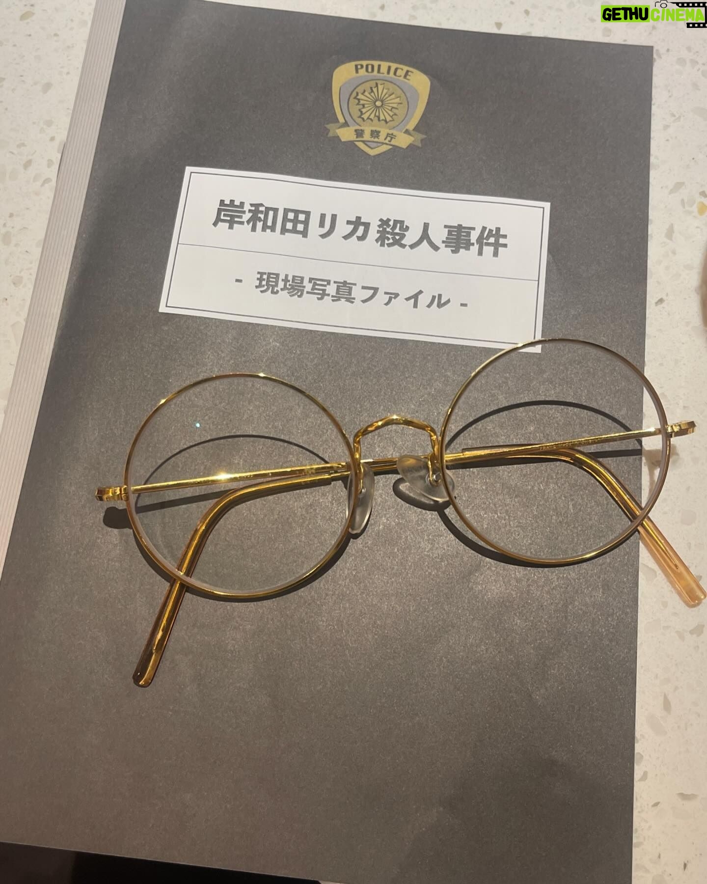 Ami Oonuki Instagram - 謎解きしてると疲れを忘れてずっと元気でいられる。これって…!ということで、ちょっと前だけど最高に楽しい九州ガールズと謎を解いた後の火鍋!わたしの歯、ここにフードスポットがあるっぽい🦷🥬 #puffy #puffyamiyumi #歯に何かしらをよく詰めてる方 #リアル脱出ゲーム #名探偵コナン #scrap #チョコレート殺人事件聞き込み編 #ややこしい聞き込みすな #謎解きっ子倶楽部 謎解きハイってあるよね #フードスポットに貯めておくと #緊急時に活躍するか #虫歯になるから #ガキのみなさんは真似すんなよ! #歯医者さんに怒られるからな!