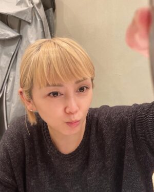 Ami Oonuki Instagram - 本日ぅうううう！！！吉村由美さんのぉおおおおお！！！お誕生日ぃいいいいいいぇあ！！！ということで、今日も今日とて絶賛仕事中ですが色んな可愛い由美ちゃんのオフショットを集めてみましたの🩷🩷🩷
まじでこんな可愛い子なかなかいないと思うっぴ❣️🍬🍦🍨🍩🍫🍪由美ちゃんの隣に居る時間コンテストでぶっちぎりの優勝を飾った亜美が、自信を持ってお届けする可愛い由美ちゃんご堪能ください😍
#puffy #puffyamiyumi #吉村由美 #寝屋川のアナコンダ #一杯目早子🍺 #キティマオ #ケテエちゃん #色んなあだ名がありました #そんな由美ちゃんも #lv49 #写真はイカゲームに参加した由美ちゃんや #流行りのアプリの由美ちゃん #ハートに囲まれてキメ顔の由美ちゃん #美味しそうなスイーツ食べてる由美ちゃん #毎年一緒にカニ食べ行ってる由美ちゃん #いやー暑くて参っちゃうよねの由美ちゃん #だんだんと笹野さんになる由美ちゃん #もっと載せたいのになー #どれもこれも可愛すぎてゲロ吐きそう🐸 #ずっと愛でてられる子が隣にいるしあわせ #おたおめ中のおたおめ #今日を日本の祝日にしたい #仕事入れるけど #明日の由美ちゃんの友達主催の誕生日会 #誘われてないけど偶然なフリしちゃおうかな #場所はわかってる