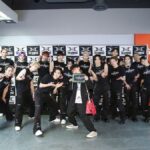 Ami Oonuki Instagram - 先日のTHE RAMPAGE from EXILE TRIBEのライブ行ってきた！しかも前回のもアップできてなかった！今回のツアーはステージの造りが花道系じゃない分、より一体感が味わえる構成になっていてめちゃくちゃ楽しかった！観たことない人、曲あまり聴いてないわ〜って人も楽しめるし、彼らのこと好きになって帰ると思うオススメのツアーです☺️まだまだ終わらないツアー、みんな身体に気をつけて駆け抜けてくれよな！🏃🏃🏃🏃🏃🏃🏃🏃🏃🏃🏃🏃🏃🏃🏃🏃←16人 #puffy #puffyamiyumi #therampagefromexiletribe #therampage #走り回る彼らを見て #脚がもつれて転ばないかとドキドキします #自分に置き換えてるよね #もしくはお母さん通り越しておばあちゃん目線 #2枚並べてわかったけど #なんとなく立ち位置決まってるんだね #アミユミもあるよそういうの #歌詞にもなりました #向かって上手が亜美だぞ #向かって下手が由美だぞ #宮藤官九郎さんがそんな歌詞書いてくれました #斬新〜 #踊れないくせに踊ってる人を見るのが好きなので #ランペのライブはめちゃくちゃ楽しい #16人のステージは圧巻です #ていうかいつも終演後挨拶させてくれるのうれしいんだけどさ #写真撮ってくれるのもうれしいんだけどさ #スタッフの方に大きな声で呼び出されるシステム恥ずかしい😂 #ちなみに今日はリーダー陣くんのお誕生日おめでとう🥳 #良いリーダーは良いグループ #タグ祭り