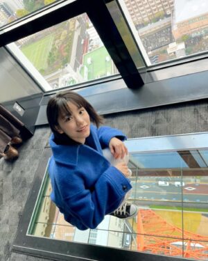 Ami Touma Instagram - 少年サンデーさんに出させていただいてます！
上京前に下から見た東京タワーに、初めて登ってきました！遠くまで見渡せて景色とても素敵でした！下が透けて見えるところでは本当に落ちてしまいそうでドキドキしました😳
剣道は素振りを教わりながら撮影しました！私が想像していた何倍も難しかったです！
是非皆さん見てみてください！