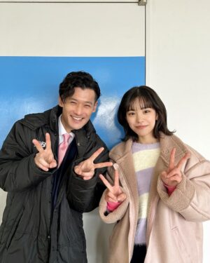 Ami Touma Instagram - 「#さよならマエストロ」8話、どうでしたでしょうか？
白石役の淵上泰史さんと📸
撮影中も何度か話しかけてくださって優しい方でした✨️
天音の本音を本気でぶつけられたのも淵上さんの強い眼差しのおかげでした。
8話、マエストロのスピーチは天音に向けて言っているようで私も涙が出そうになりながら聞いていました。
自分の気持ちを無事伝えきれた天音。もし誰かに反対されようと、自分で自分を信じる事が一番大切なんだとこのドラマに教えてもらいました。
さよならマエストロ、残すところあと2話となりました。9話、10話もお楽しみに😊