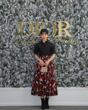 Ami Touma Instagram - ディオールホリデーイベント「ガーデン オブ ドリームズ」に行ってきました！
香りや光の仕掛けが施されていてとてもドキドキして、普段とは違う夢の世界に迷い込んだような特別な気分になりました！
2023年12月1日(金)~ 2023年12月17日(日) 11:00 ~ 20:00(最終入場19:20
港区六本木6-10-1 六本木ヒルズアリーナ/毛利庭園
特設サイト : http://on.dior.com/xmaspopup2023

@DiorBeauty @Dior #DREAMINDIOR #DIORHOLIDAYS
#ガーデンオブドリームズ. #ディオールファインジュエリー
#SupportedByDior