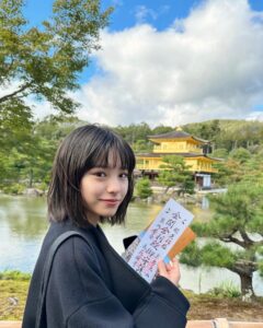 Ami Touma Instagram - 少し前に、京都に行ってきました〜！ 初金閣寺！実物を見ても実感がわかないくらい綺麗でずっと絵を見ているようでした！今度は紅葉シーズンに行きたいです🍁