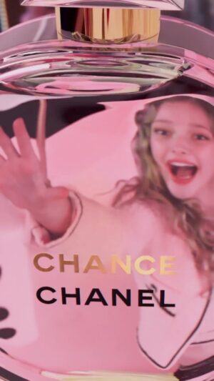 Amiah Miller Instagram - @chanelofficial 💗🎠💫

Film directed by Jean-Pierre Jeunet.

#TakeYourCHANCE
#CHANELFragrance