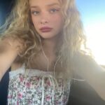 Amiah Miller Instagram - Lana in mi earzzz 🌸