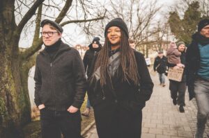 Aminata Touré Instagram - They said: 15.000 Leute in Kiel! 🥹♥️🙏🏾
Danke, Kiel!
Es bleibt unsere Pflicht nicht nur heute auf die Straße zu gehen, sondern auch an jedem anderen Tag für unsere Demokratie zu kämpfen.

Großen Dank an @dgb.kiel.region für die Organisation und das Mobilisieren!