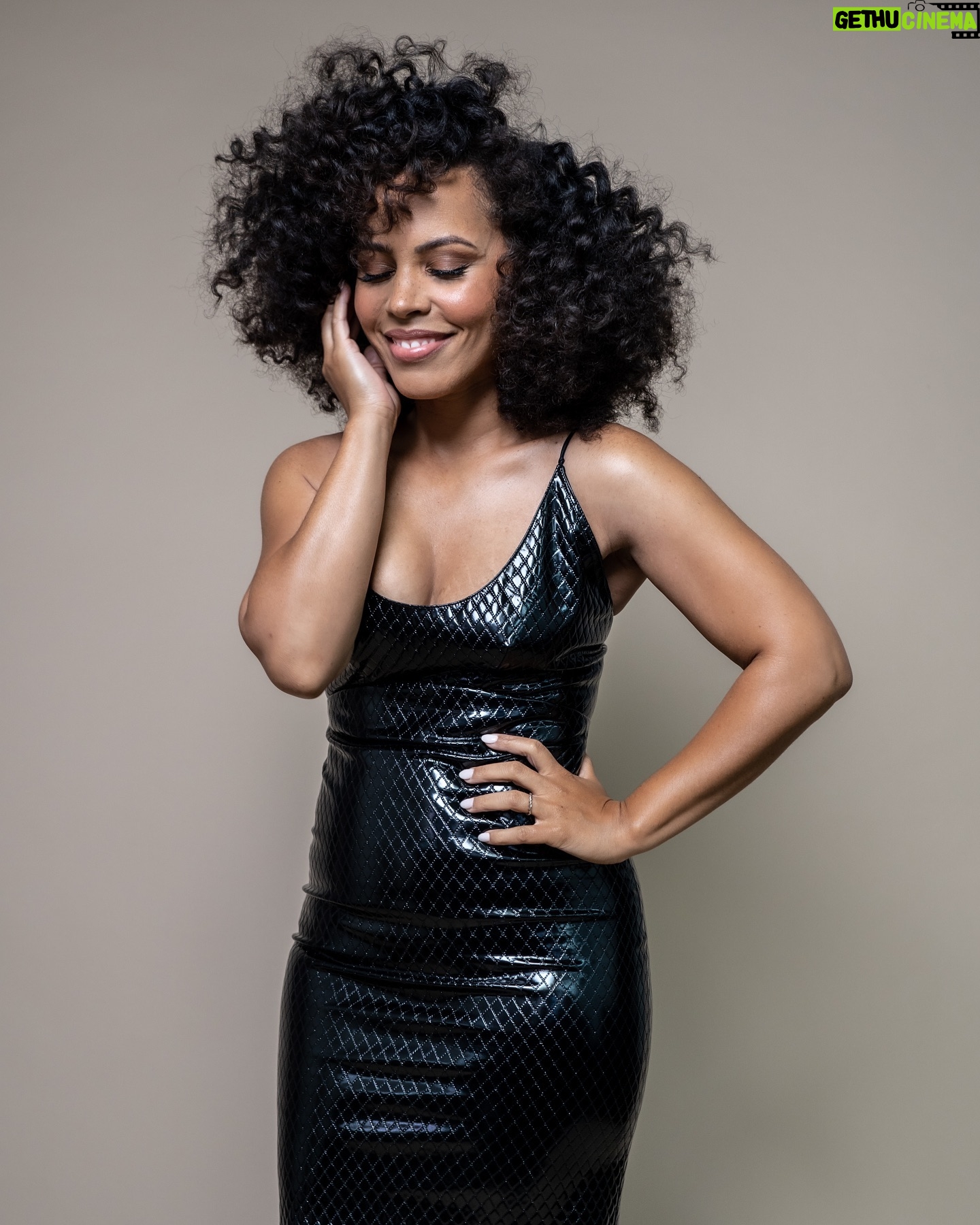 Amirah Vann Instagram - Often I stop to smile & feel the gratitude. #ShirelyNetflix 📷 @vfpvik