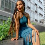 Amirah Vann Instagram - Thank you @nicolemillernyc for highlighting my journey in your Every Woman campaign ♥️ Your clothes always make me feel confident and beautiful! Catch the full interview by tapping the link in my stories. Dress @nicolemillernyc • Hair @touchdxtiff / Hair Assistant @anggg_thegreat • Makeup @killahcamz • Photographer @vfpvik (love y’all 🙌🏽)