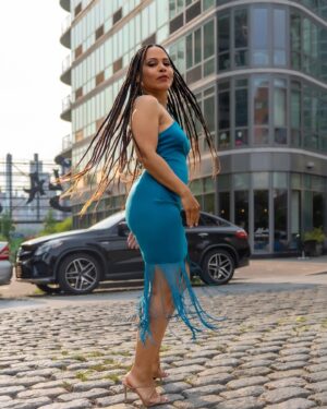Amirah Vann Instagram - Don’t let Anything or Anyone stop you! You love it and do it well? Put the work in and Keep Going! Struggle is but a season 💪🏽

Photo @vfpvik 
Dress @nicolemillernyc