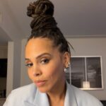 Amirah Vann Instagram - Meditating on the fellowship yesterday and how it inspires, sustains and elevates ✨ Special thank you to @mscarmenj & @laylay_sun Love y’all! #EssenceBlackWomenInHollywood Styled by my family @zadrianandsarah Suit @PhilosophyOfficial Shoes @ManoloBlahnik Earrings @Tasaki_intl Rings @GraziellaFineJewellery Makeup @tamielsombati Braids @ikea_styles styled by me
