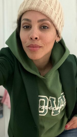 Amirah Vann Instagram - Love is healing. Love is everything! Sending Love ❤️💫