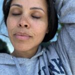 Amirah Vann Instagram - I live in my truth and so a bad day or energy won’t stop me. It’s a moment that passes or a mosquito you slap away. The greater truth is that I’m stronger than a moment. And so are you-I guarantee it! #breathewithme #letstakeaNylabreath 💗