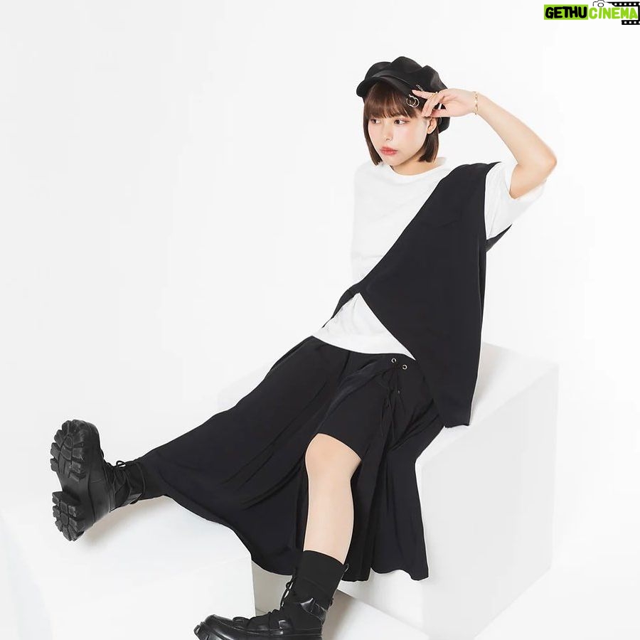 Amisa Miyazaki Instagram - 96猫さんプロデュースアパレルブランドmewの「mew24SS Collection」のモデルをさせて頂きました!! ・ チェックしてね〜🫶