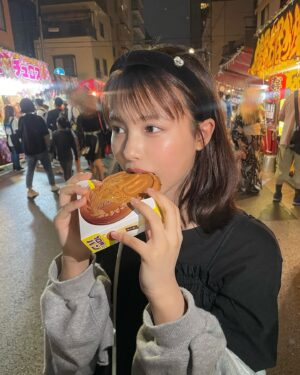 Amisa Miyazaki Instagram - 今年初お祭り🏮👘✨
・
10円パン初めて食べた