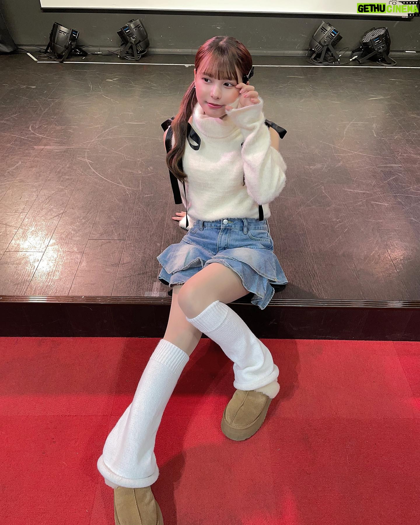 Amisa Miyazaki Instagram - ツインテール👧🏻 ・ 実は昨日のイベント前日深夜に妹とラーメン屋さん行ったせいでしっかり浮腫んでました。夜中のラーメンは美味しくてこまる☹️