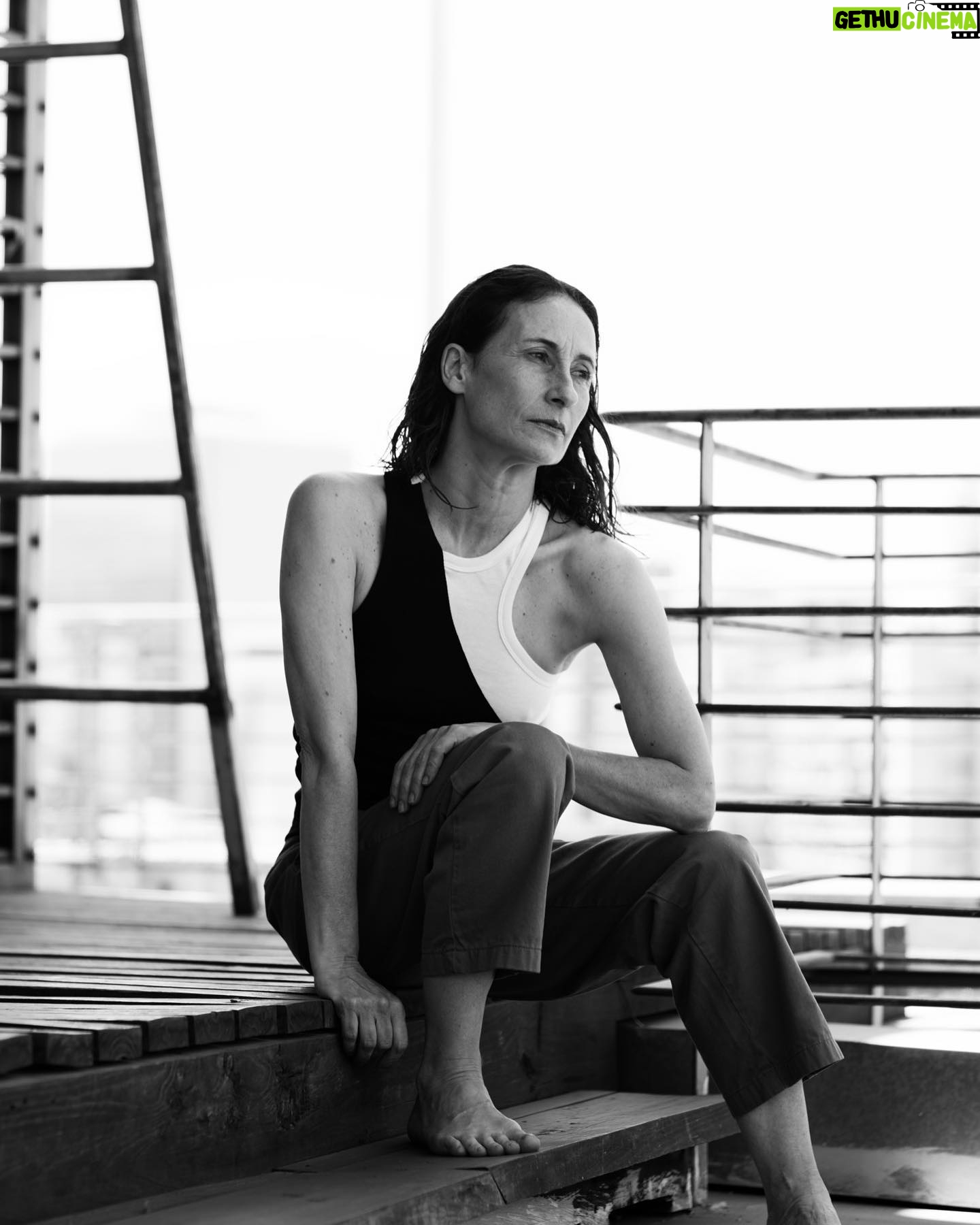 Amparo Noguera - 3.6K Likes - Hoy tuvimos cita con @amparo_nogueraoficial a quien admiramos inmensamente.
Qué momento divertido, qué clima perfecto y qué bellísimas fotos x @pedromagnere 🙌
Ella en una Musculosa LOLA ❤️
Fotos para la Amparo en Lamartic.