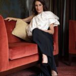 Amparo Noguera Instagram - Quiero agradecer a los que me acompañaron en los premios Platino Diseño @javierajordan zapatos @stevemadden Styling @doloresgazitua @agencialaluz Ph @dan_g_rod