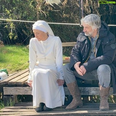 Amparo Noguera - 3.3K Likes - Amigos. Trabajo.
@franciscoreyesmor @rociobsv #laleydebaltazar #teleseriesmega #sur #cochamo @jota_mena