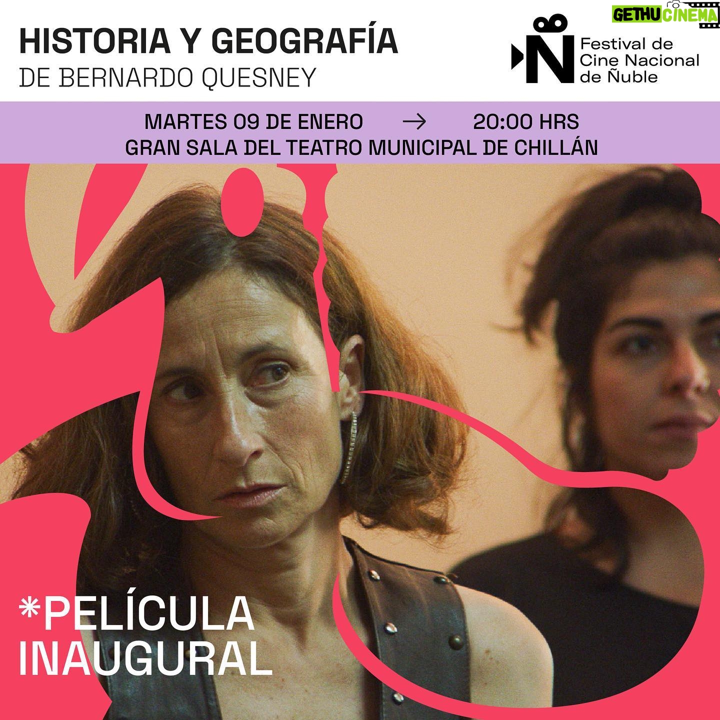 Amparo Noguera Instagram - Luego de un pequeño descanso correspondiente, yo, como película, me gustaría agradecer con estas fotos a todas las personas de Ñuble. Se rieron (de mi) y reflexionaron (conmigo). Lloraron y se enojaron. Yo, como película, soy como cuando llegas a tu casa y empiezas responder todo lo que no te atreviste a decirle a esa persona. Somos torpes en el contacto. Pero en nuestra pieza, frente al espejo, armamos nuevas estrategias de nuestra personalidad. Eso significa que nuestra reflexión tarda un poco. Pero llega. Si yo pudiera atravesar la pantalla, abrazaría a todo chillán. Pero lamentablemente soy una película chilena. Gracias @nublecine Me sentí querida.