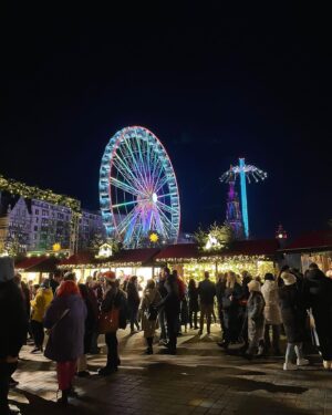 Amrita Puri Instagram - Life update alert- 
My first experience at a Christmas market. I cant tell you how excited I was. It was magical and made everything seem worth it. 
The cold, the endless assignments, all the hurdles at the start,feeling homesick every so often. (Winter is cold & dark gaizzz.) 
It’s been a hectic 2 months with major life changes . Going back to studying has been reallllly hard.  I miss home & my 🐶 so much. Getting a Masters degree and living in a new country has been on my bucket list since forever. And… I made it happen. Finally feeling like I got this…with a little help from my friends & lots of support from my amazing parents. ❤️ 🎄
(Love this little group of my classmates)